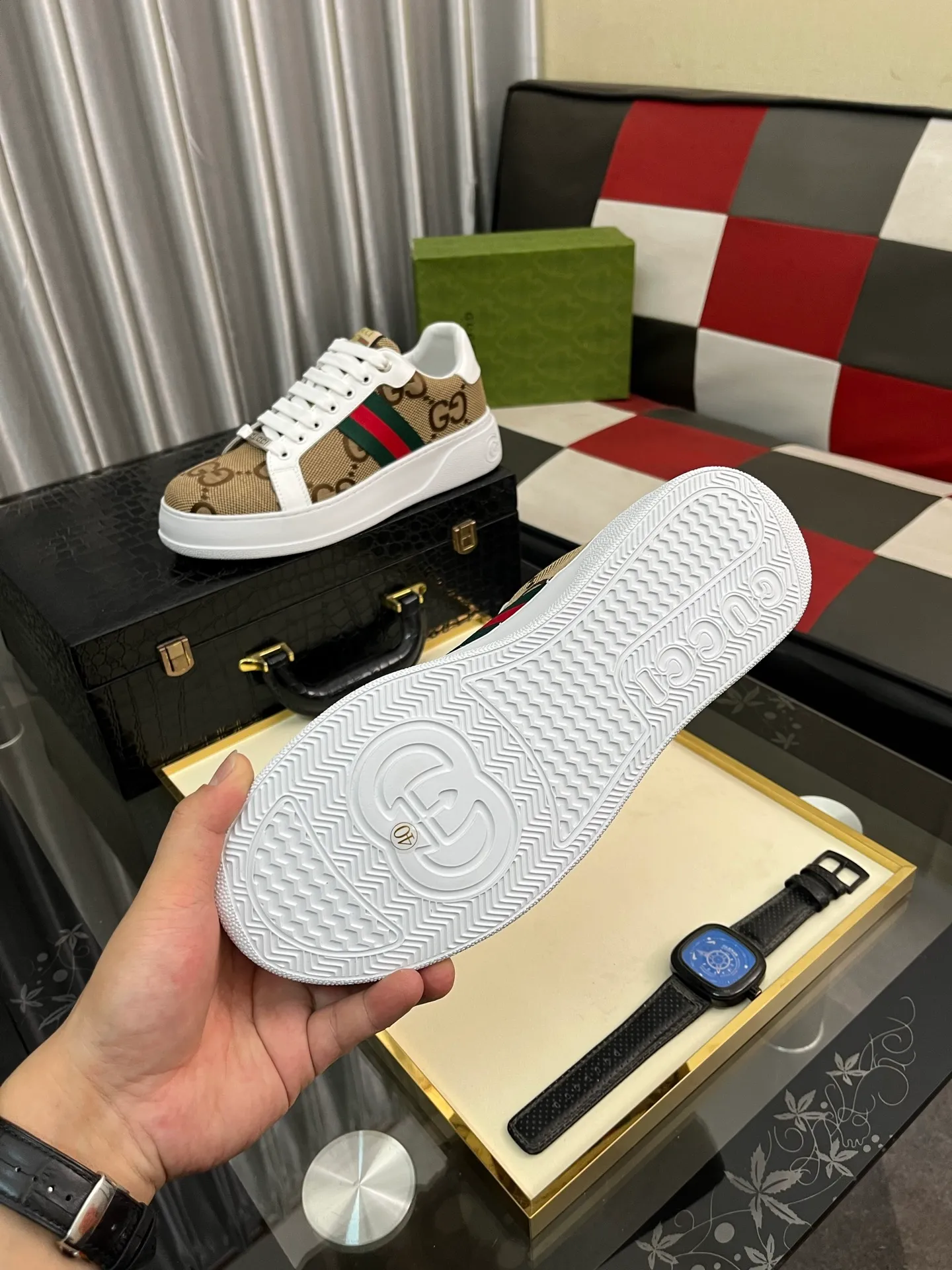 Men's Men's Shoes 💰420⌚️⌚️《Gucci*》The latest hot style casual shoes, top brand [seduce] luxury~purchase, top~quality. [Strong] The upper is made of imported breathable cowhide with material ➕ breathable sheepskin feet (•) and fine workmanship. The original stylish and stylish soft rubber wear-resistant outsole is light and comfortable on the foot. The real thing looks better when photographed in real life. 305: code: 38-44, 3️⃣ colors available